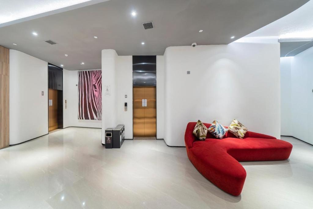 Hanting Premium Xinzhuang Business Center Hotel