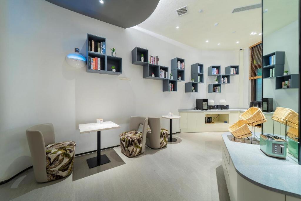 Hanting Premium Xinzhuang Business Center Shanghai